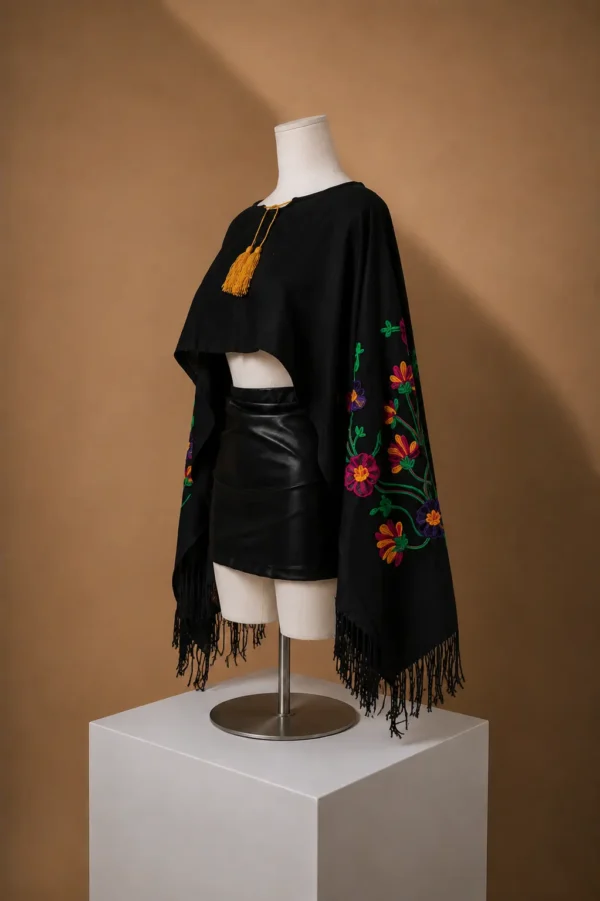ChatGPT Image 30 jul 2026, 11_44_52 p.m. Blusa Riux